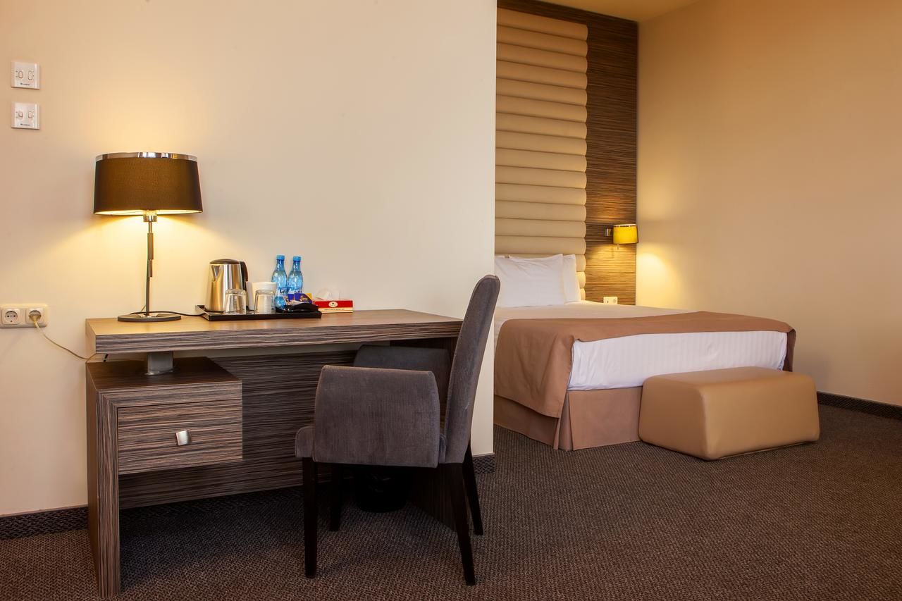 Отель Отель «President hotel» Ереван-17